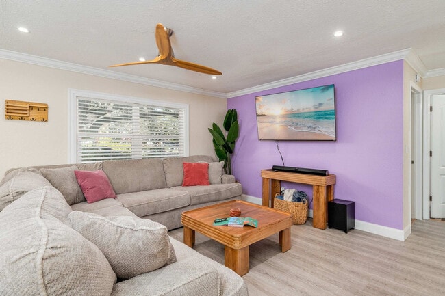 12402 92nd Terrace in Seminole, FL - Foto de edificio - Building Photo