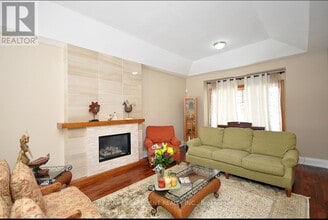 225 Forestwood Dr in Oakville, ON - Building Photo - Building Photo