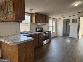 8556 Powhatan Rd in King George, VA - Building Photo