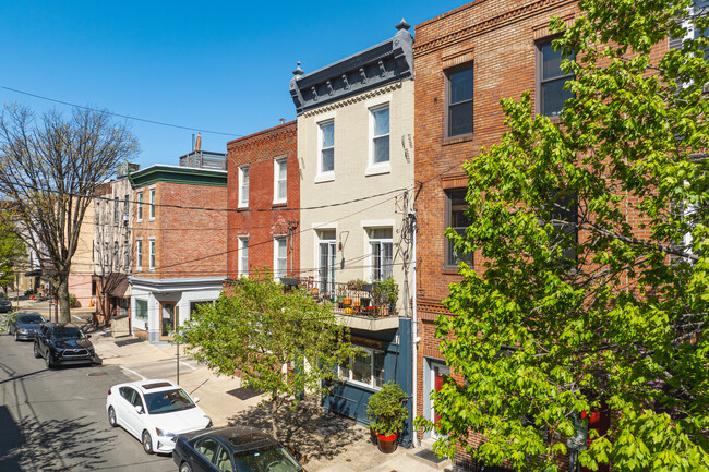 753 S 8Th St in Philadelphia, PA - Foto de edificio - Building Photo