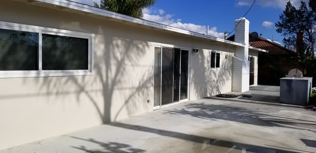 957 Magellan St in Costa Mesa, CA - Building Photo - Building Photo