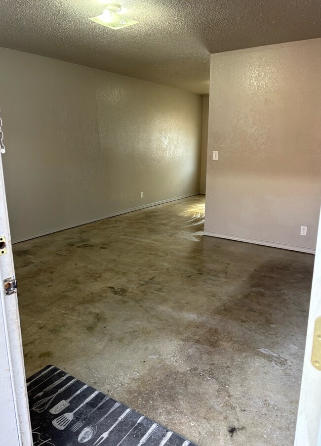 property at 806 N 5th St