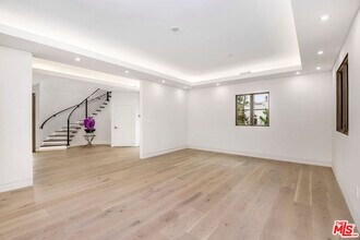 245 S La Peer Dr in Beverly Hills, CA - Building Photo - Building Photo