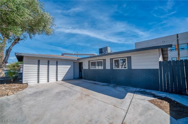 property at 2825 Kings Way