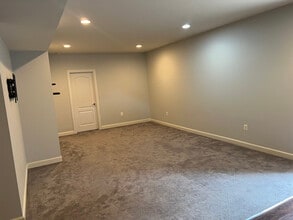 11976 Bristow Village Blvd in Linton Hall, VA - Building Photo - Building Photo