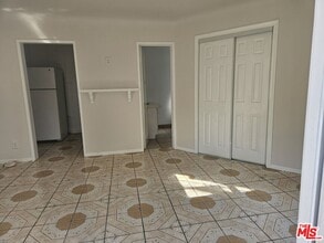 2226 Zoe Ave in Huntington Park, CA - Building Photo - Building Photo