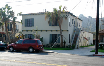 804-810 E Chevy Chase Dr in Glendale, CA - Foto de edificio - Building Photo