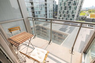 90 Fort York Blvd in Toronto, ON - Building Photo - Building Photo