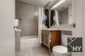 126 Pearl St, Unit 18C in New York, NY - Building Photo - Building Photo