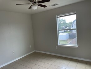 104 Castleberry Ct-Unit -B in Bertram, TX - Building Photo - Building Photo