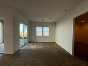 9040 Skye Canyon Ranch St in Las Vegas, NV - Building Photo - Building Photo