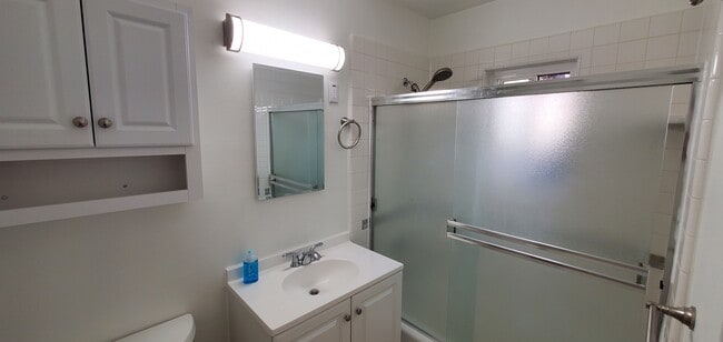 4233 Massachusetts Ave, Unit 4233