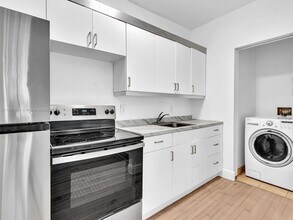 1219 Meridian Ave in Miami Beach, FL - Building Photo - Building Photo
