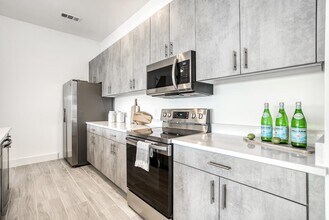 1100 Peters St in Dallas, TX - Building Photo - Building Photo