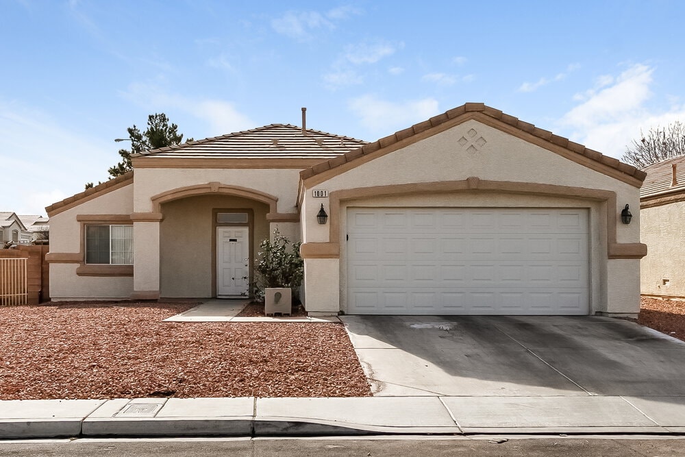 1001 Pueblo Hills Ave in North Las Vegas, NV - Building Photo