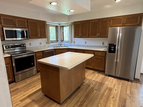 S81W17170 Moonlight Ln in Muskego, WI - Building Photo - Building Photo
