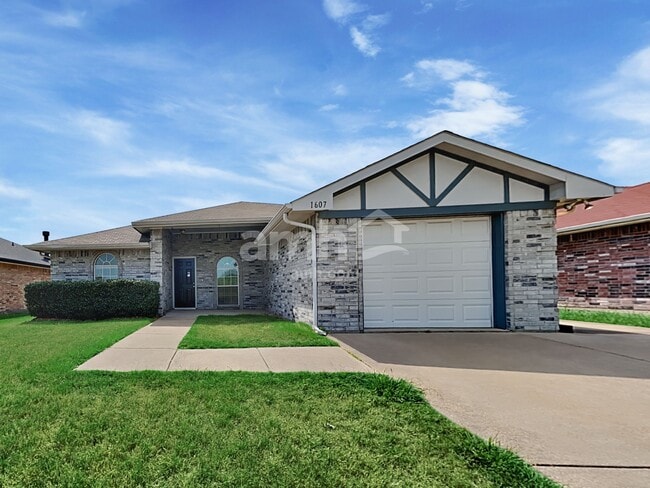 property at 1607 Tampa Bay Dr