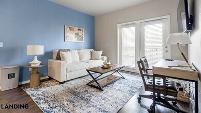 11139 Culebra Rd in San Antonio, TX - Building Photo - Building Photo