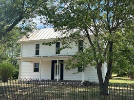 317 Confidence Ln in Middletown, VA - Building Photo