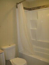 305 S 5th St W in Homedale, ID - Foto de edificio - Building Photo