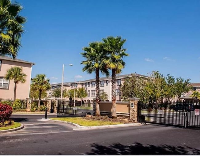 2554 Middleton Grove Dr in Brandon, FL - Building Photo - Building Photo