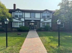 Lincolnshire Apartments in Lincolnshire, IL - Building Photo