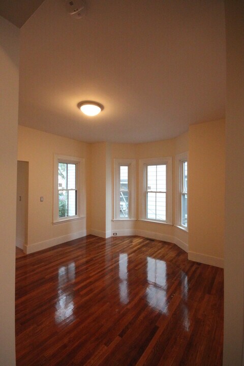19 Prescott St, Unit 2 in Somerville, MA - Building Photo