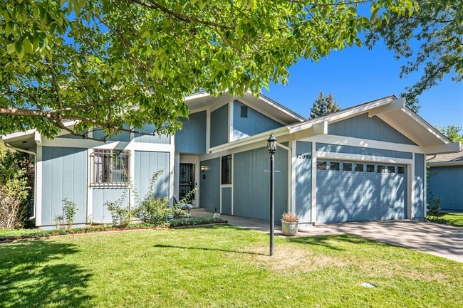 12090 E Maple Ave in Aurora, CO - Building Photo - Building Photo