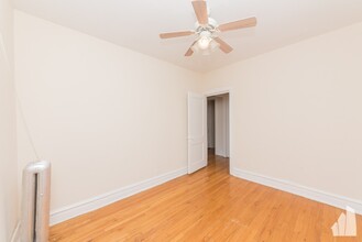 955 W Cornelia Ave, Unit # 03A in Chicago, IL - Building Photo - Building Photo