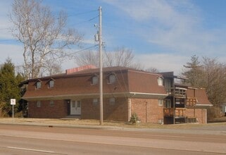 538 Vandalia St, Unit 2 in Collinsville, IL - Building Photo - Building Photo