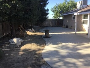 5430 N Madera Ave in Kerman, CA - Building Photo - Building Photo