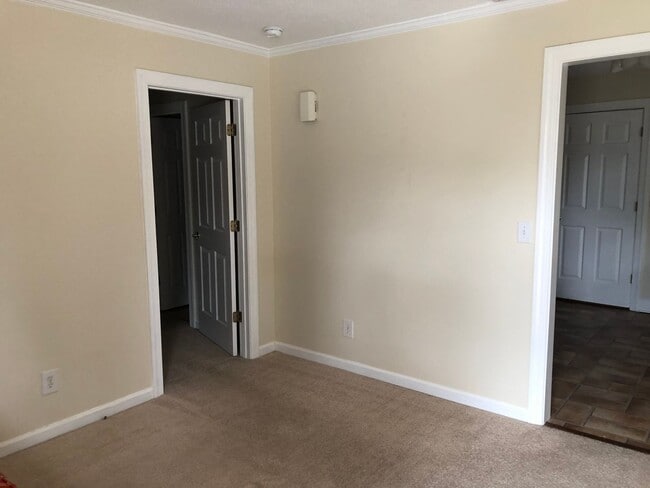 327 Pinecliff Dr in Wilmington, NC - Building Photo - Building Photo