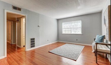 3121 Johnston St, Unit 235 in Lafayette, LA - Building Photo - Building Photo