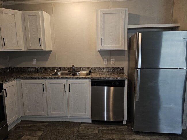 855 W Jefferson St in Grand Ledge, MI - Building Photo - Building Photo