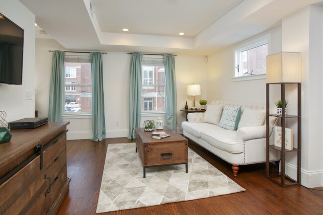 210 W 7th St, Unit 2 in Boston, MA - Building Photo - Building Photo