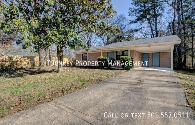 property at 2813 Dorchester Dr