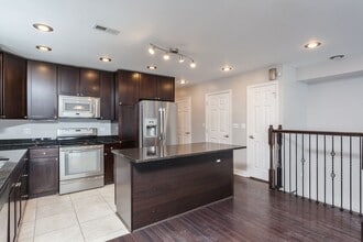 700 N Noble St in Chicago, IL - Building Photo - Building Photo