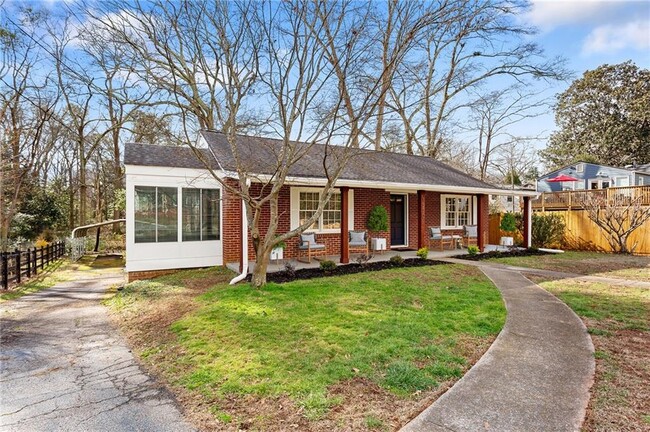 property at 1370 Quarles Ave SE