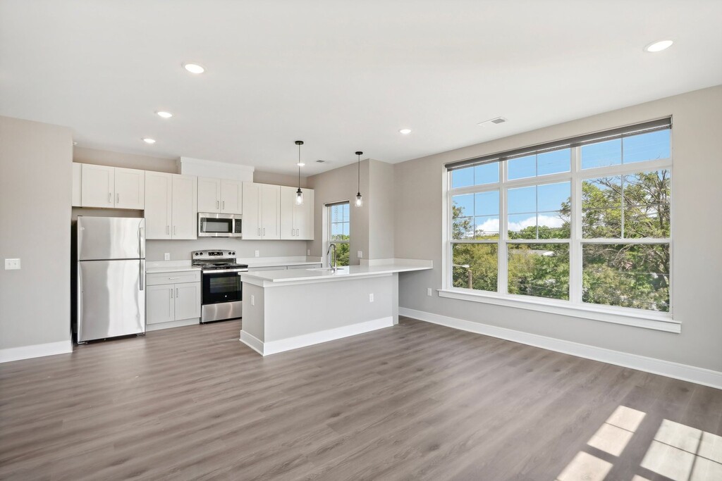 Regency Menlo Park Terrace Apartments in Metuchen, NJ