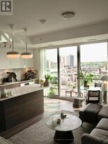 8 Ann St in Mississauga, ON - Building Photo