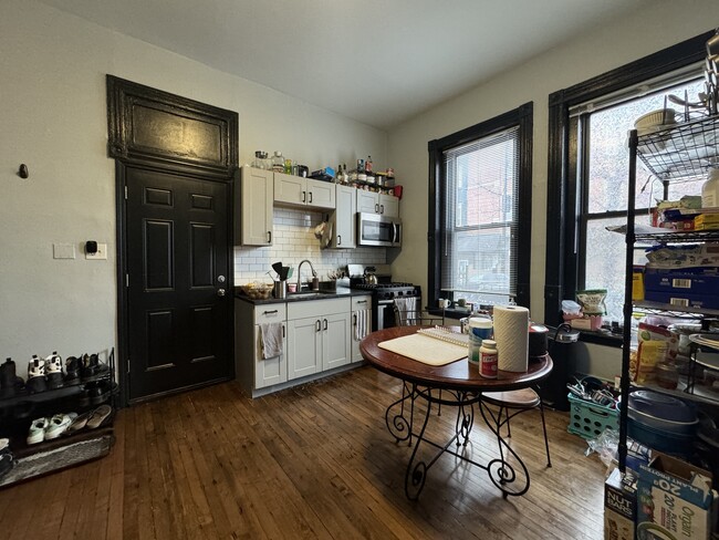 1801 W 21st St in Chicago, IL - Building Photo - Interior Photo