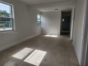 599 NW 94th St in Miami, FL - Building Photo - Building Photo