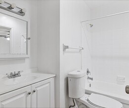 5990 NE 18th Ave in Fort Lauderdale, FL - Building Photo - Building Photo