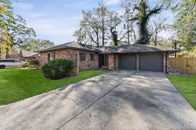 property at 3427 Dovie Dr