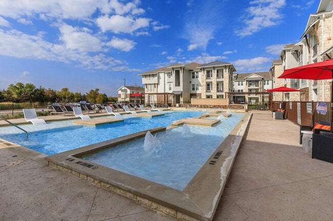 Luxia Rockwall Downes in Rockwall, TX - Building Photo - Building Photo