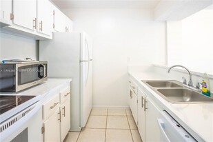8006 SW 149th Ave in Miami, FL - Building Photo