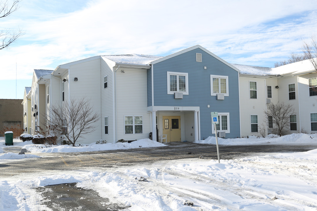 Buena Vista Manor in Rochester, NY - Building Photo