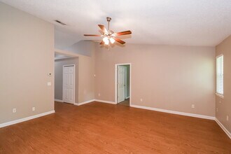 542 Lewis Morris St in Orange Park, FL - Building Photo - Building Photo