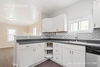3725 Botsford St in Munhall, PA - Building Photo - Building Photo
