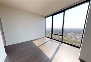 100 E 14th St in Chicago, IL - Building Photo - Building Photo